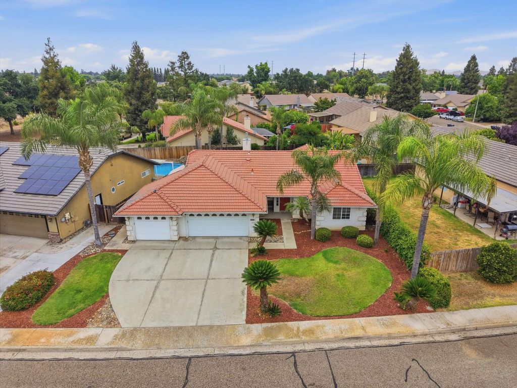 Image 7 of property listing at 4106 E Westcott Avenue, Visalia, CA 93277