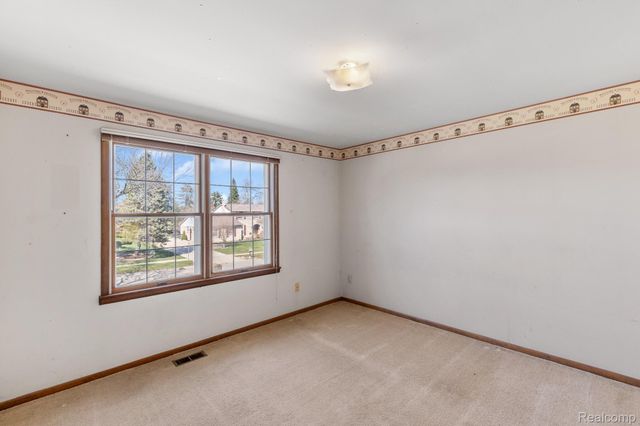 1613 Caliper Drive, Troy, MI 48084