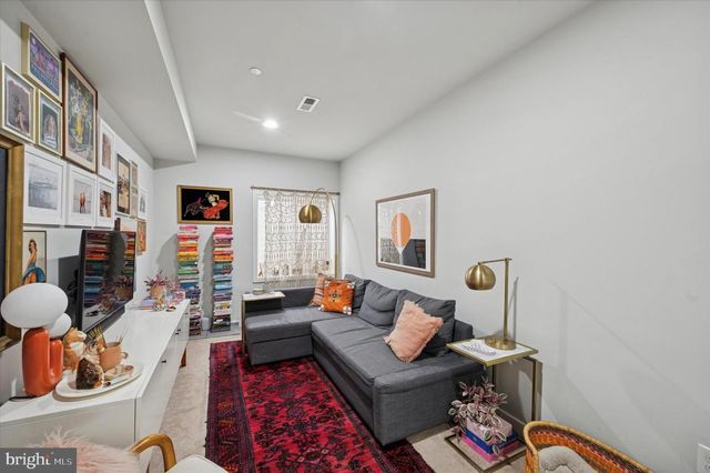 2078 E SUSQUEHANNA, Philadelphia, PA 19125