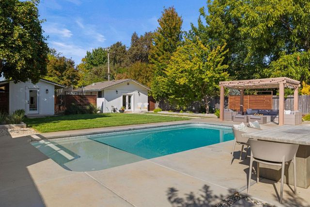 1429 El Nido Way, Sacramento, CA 95864