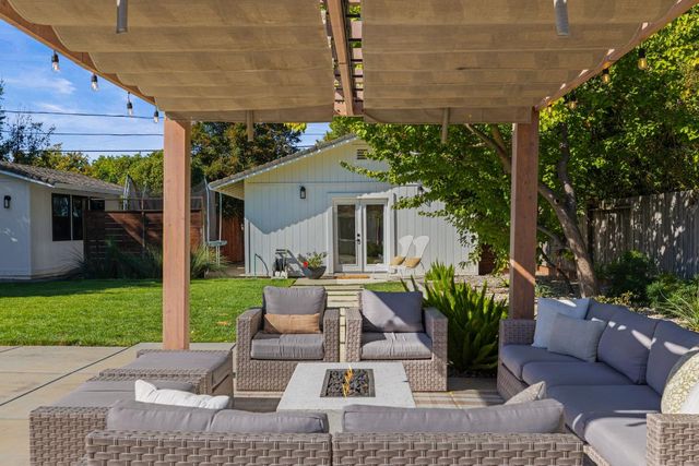 1429 El Nido Way, Sacramento, CA 95864