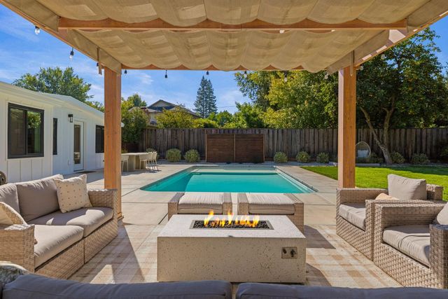 1429 El Nido Way, Sacramento, CA 95864