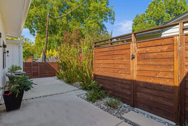 1429 El Nido Way, Sacramento, CA 95864