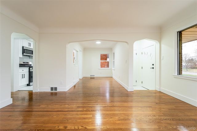 16535 Lincoln Avenue, Eastpointe, MI 48021