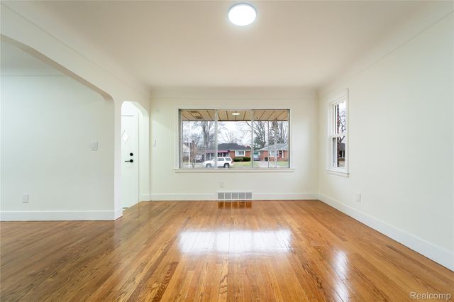 16535 Lincoln Avenue, Eastpointe, MI 48021