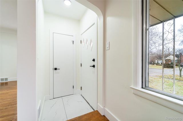 16535 Lincoln Avenue, Eastpointe, MI 48021