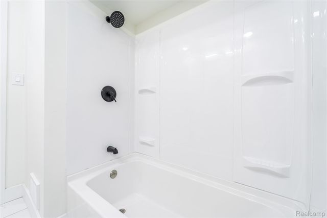 16535 Lincoln Avenue, Eastpointe, MI 48021