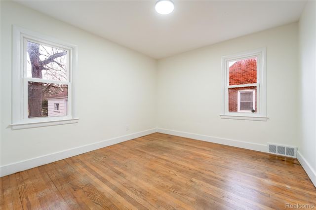 16535 Lincoln Avenue, Eastpointe, MI 48021