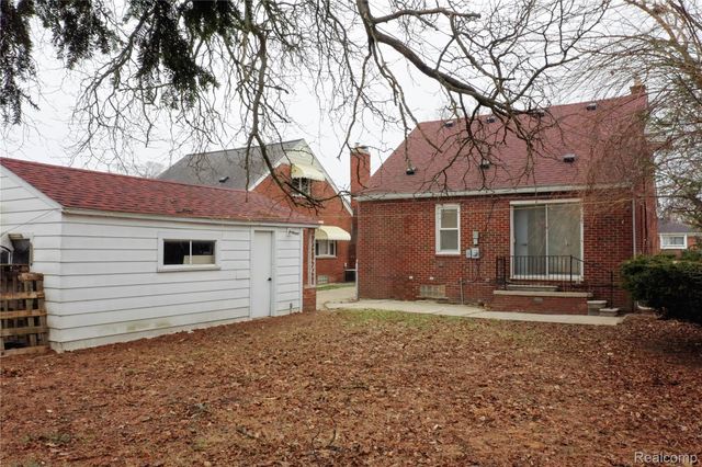 16535 Lincoln Avenue, Eastpointe, MI 48021