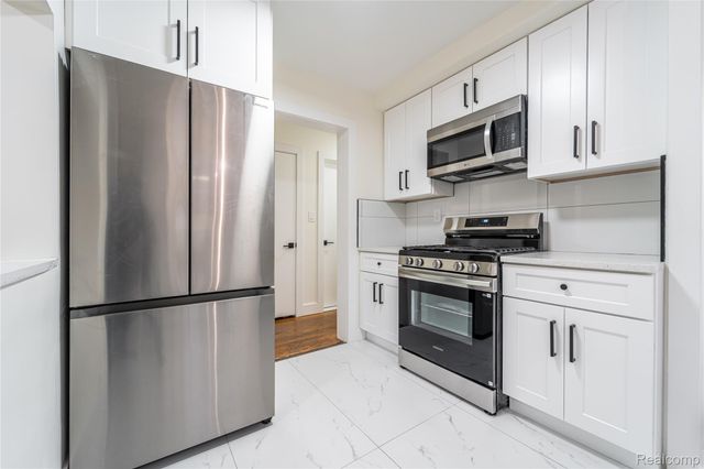 16535 Lincoln Avenue, Eastpointe, MI 48021