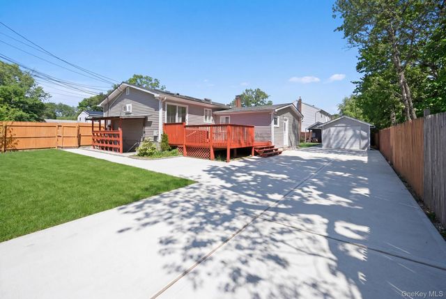 683 Broadway, Brentwood, NY 11717