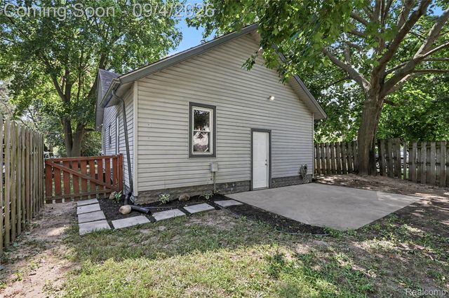 3260 Wanamaker Road, Waterford Charter Township, MI 48328