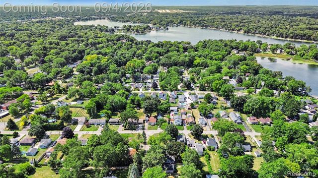 3260 Wanamaker Road, Waterford Charter Township, MI 48328