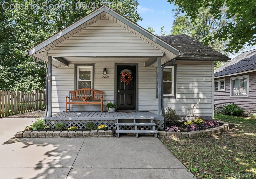 3260 Wanamaker Road, Waterford Charter Township, MI 48328
