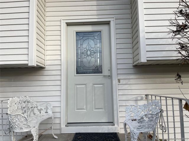 3 Cedar Avenue, Orangeburg, NY 10962