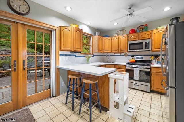 52 Warfield St, Montclair Twp., NJ 07043