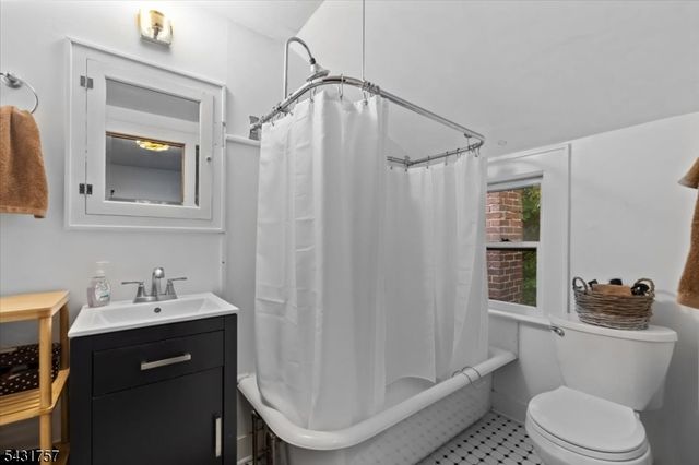 52 Warfield St, Montclair Twp., NJ 07043