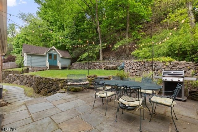 52 Warfield St, Montclair Twp., NJ 07043
