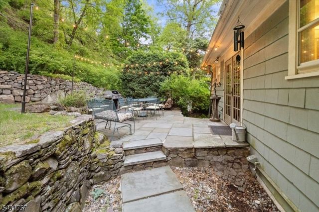 52 Warfield St, Montclair Twp., NJ 07043