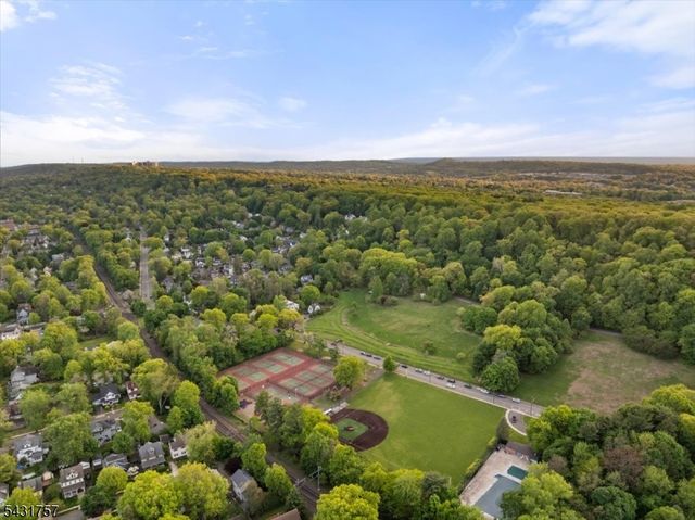 52 Warfield St, Montclair Twp., NJ 07043