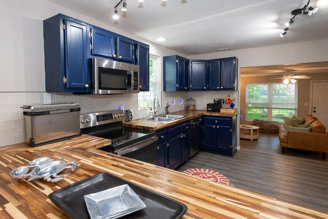 840 W Elm Street, Springfield, MO 65806