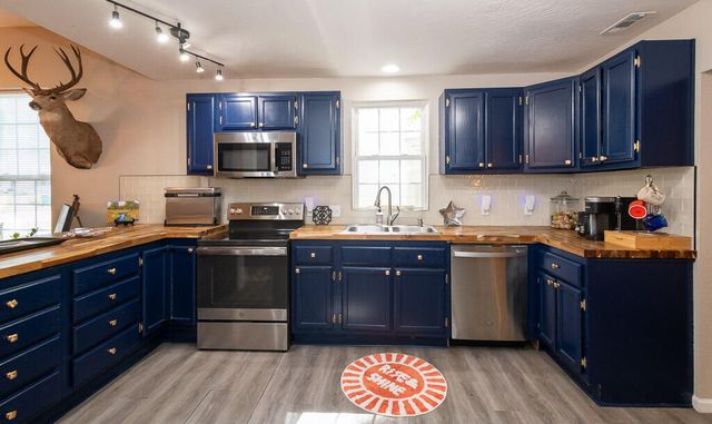 840 W Elm Street, Springfield, MO 65806