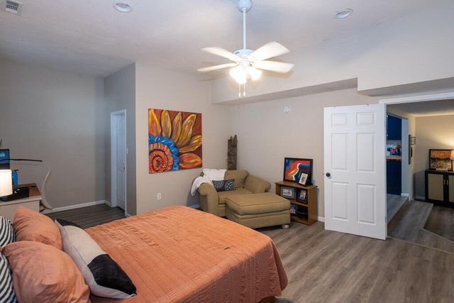 840 W Elm Street, Springfield, MO 65806