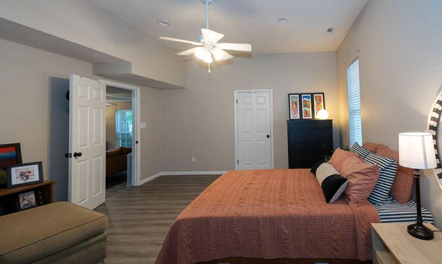 840 W Elm Street, Springfield, MO 65806