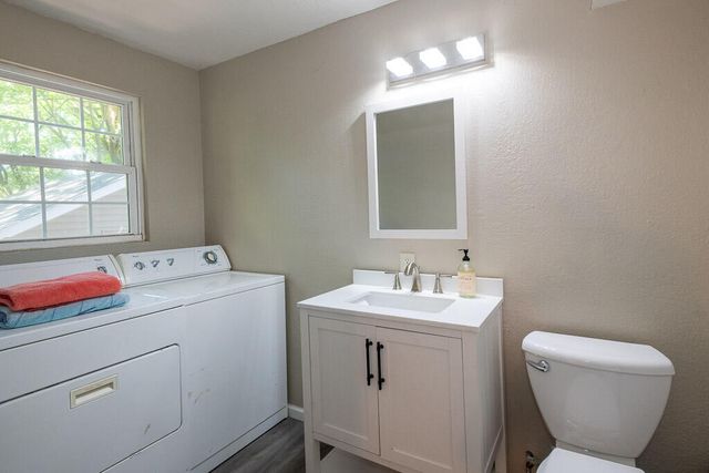 840 W Elm Street, Springfield, MO 65806