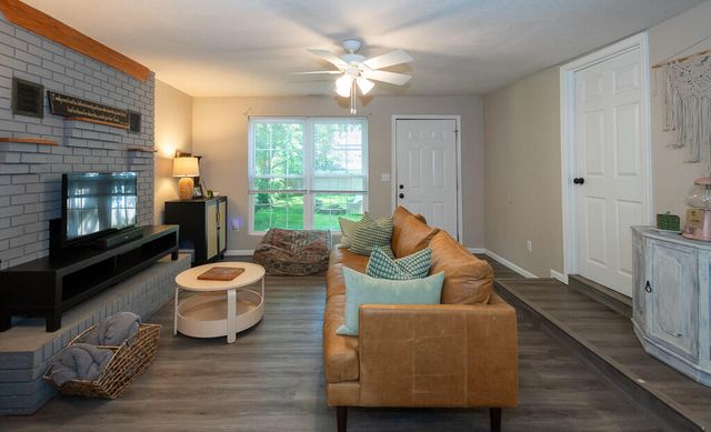 840 W Elm Street, Springfield, MO 65806