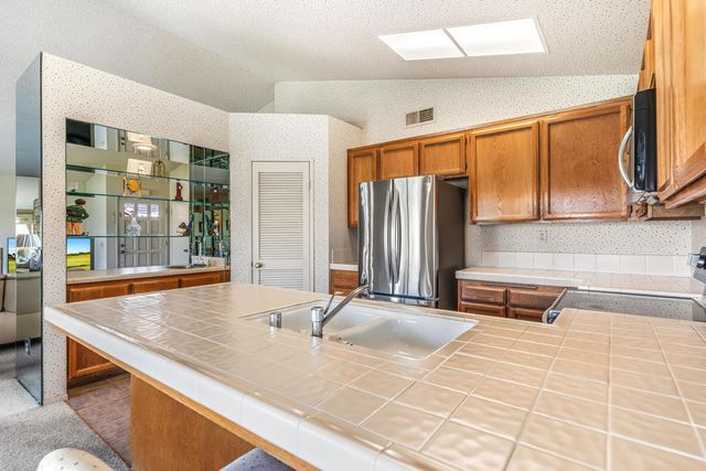 42231 Sultan Avenue, Palm Desert, CA 92211