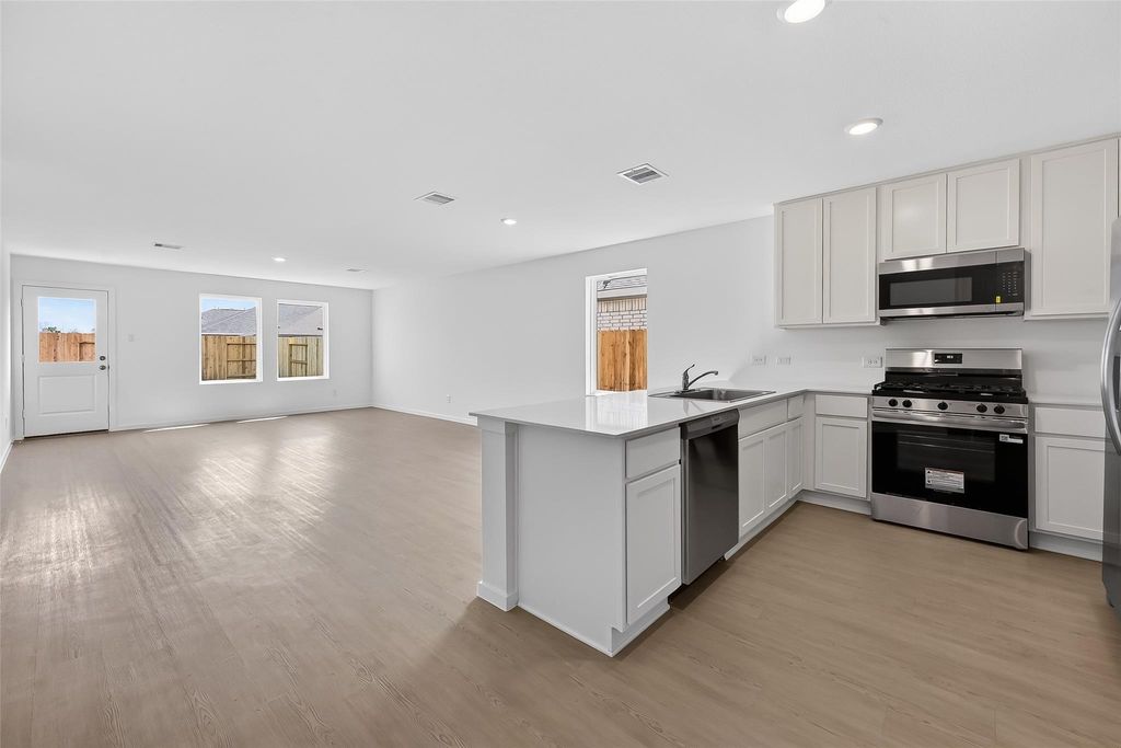 3431 Brushy Marsh Dr, Richmond, TX 77406