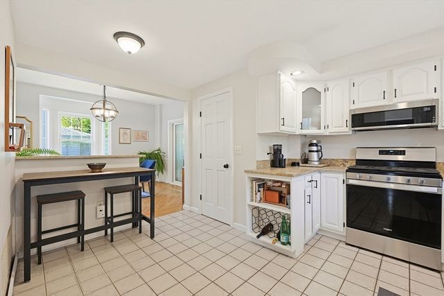 9 Commonwealth Ave, Dedham, MA 02026