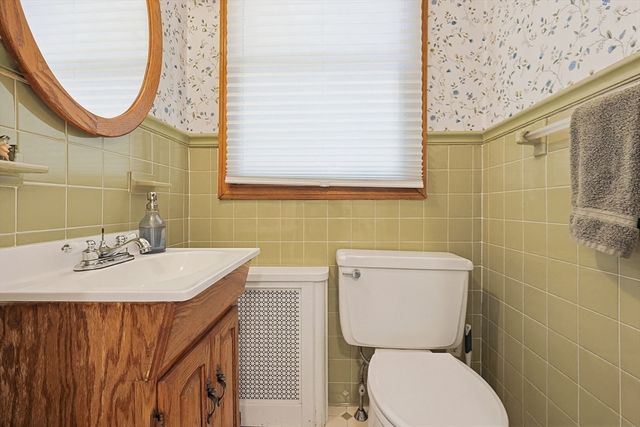 9 Commonwealth Ave, Dedham, MA 02026