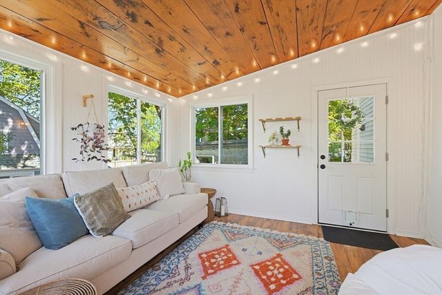 9 Commonwealth Ave, Dedham, MA 02026