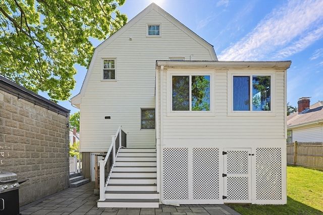 9 Commonwealth Ave, Dedham, MA 02026