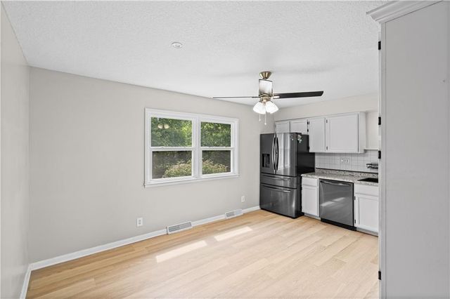 1104 Lexington Road, Pleasant Hill, MO 64080