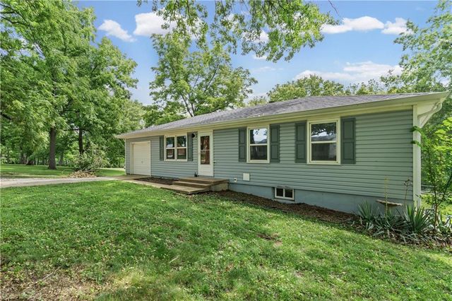 1104 Lexington Road, Pleasant Hill, MO 64080