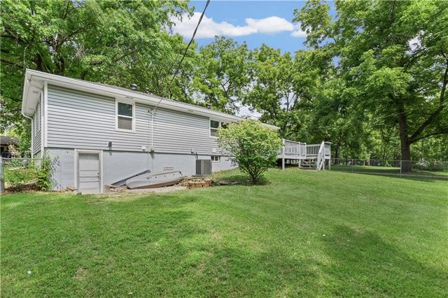 1104 Lexington Road, Pleasant Hill, MO 64080