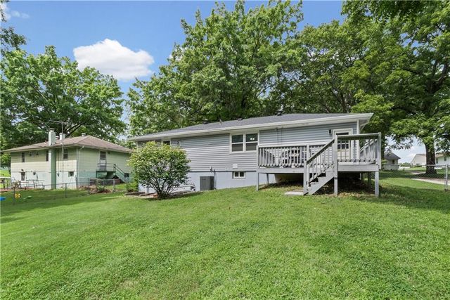 1104 Lexington Road, Pleasant Hill, MO 64080