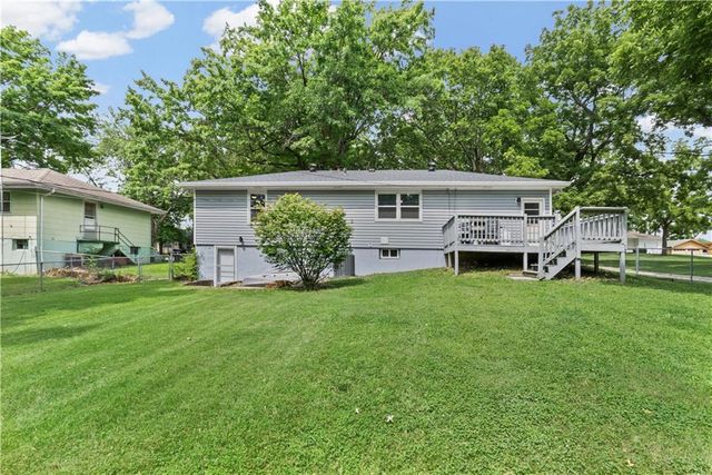 1104 Lexington Road, Pleasant Hill, MO 64080