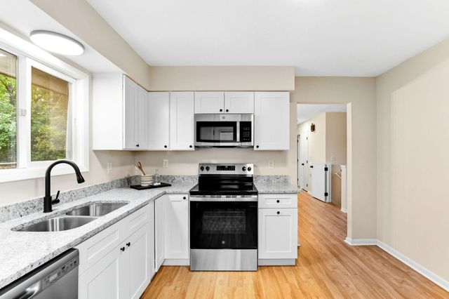 9330 Park Avenue S, Bloomington, MN 55420