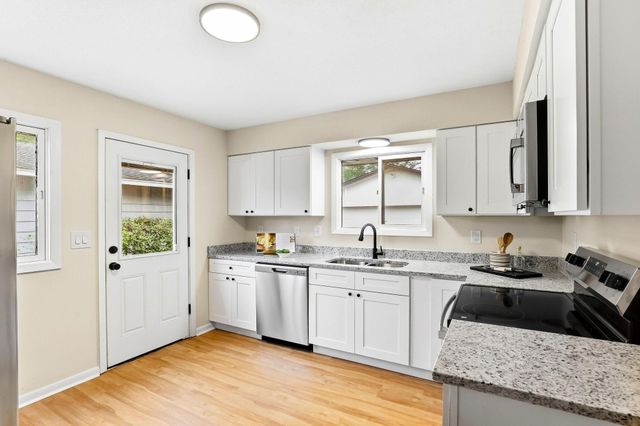 9330 Park Avenue S, Bloomington, MN 55420