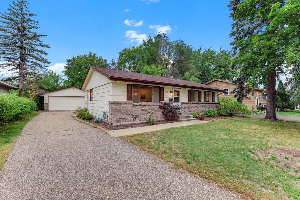 9330 Park Avenue S, Bloomington, MN 55420 — photo 2