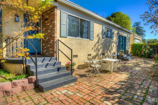 3003 Alta Vista Drive, Bakersfield, CA 93305