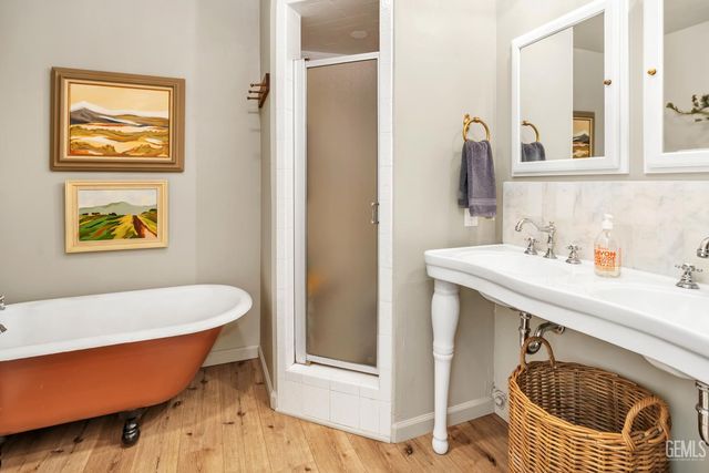 3003 Alta Vista Drive, Bakersfield, CA 93305