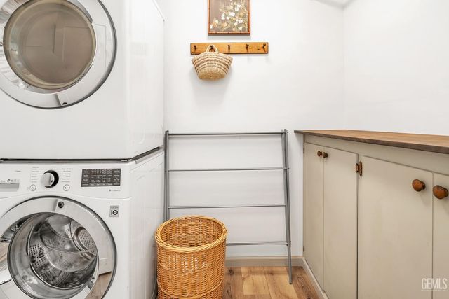 3003 Alta Vista Drive, Bakersfield, CA 93305