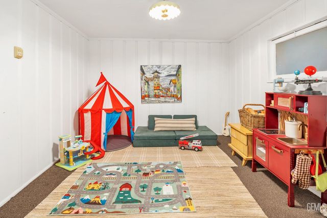 3003 Alta Vista Drive, Bakersfield, CA 93305