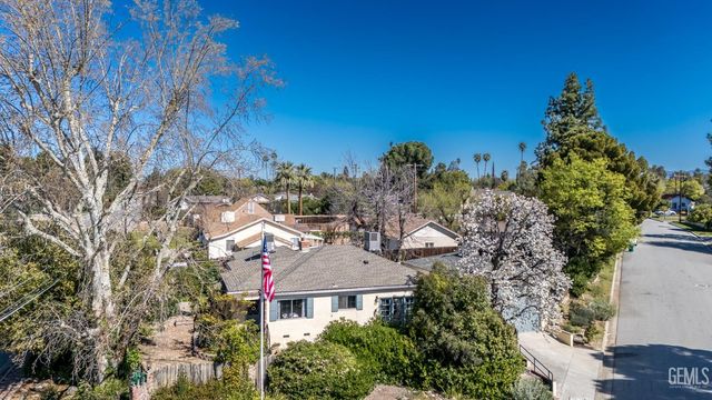 3003 Alta Vista Drive, Bakersfield, CA 93305