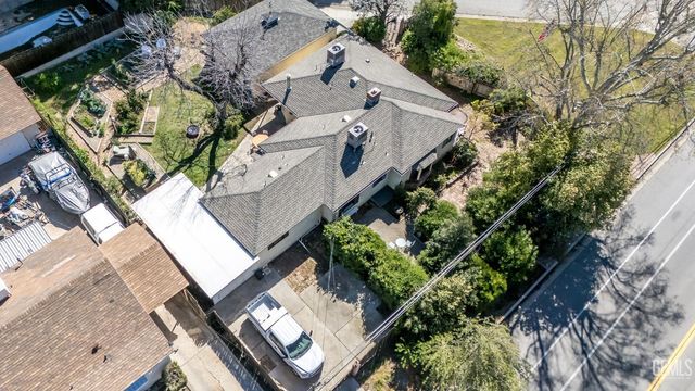3003 Alta Vista Drive, Bakersfield, CA 93305